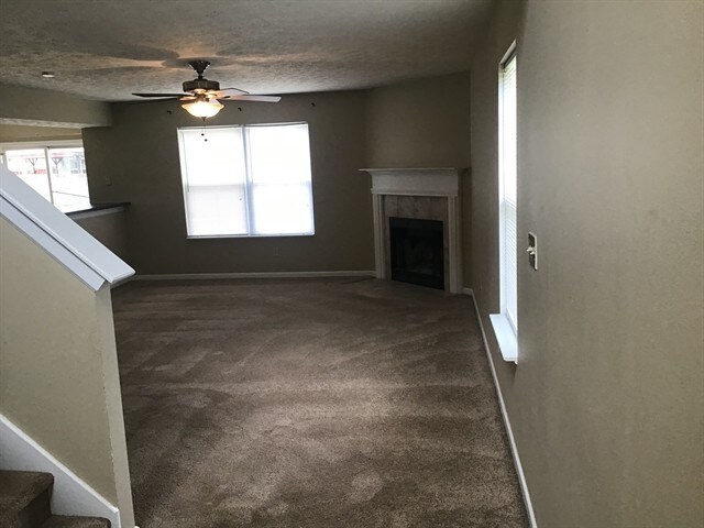 Foto del edificio - 5242 Basin Park Dr