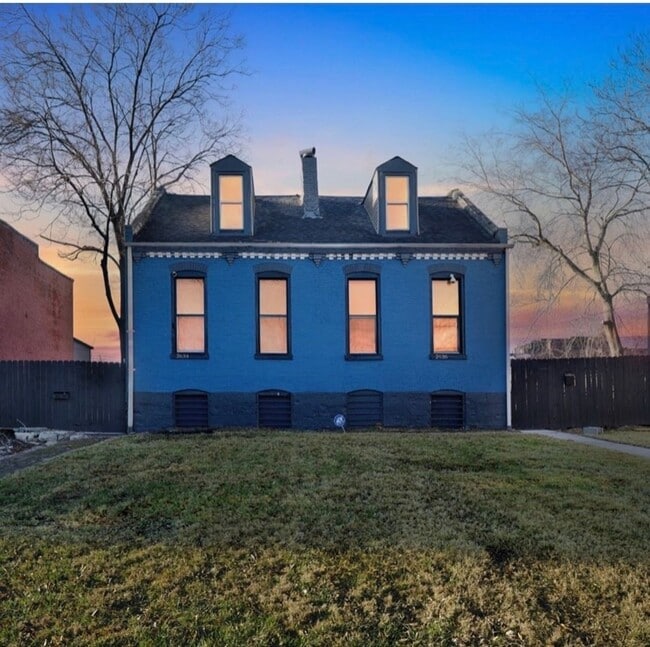 Building Photo - 2636 Arsenal St