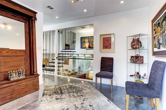 Foto del edificio - 5252 Memorial Dr