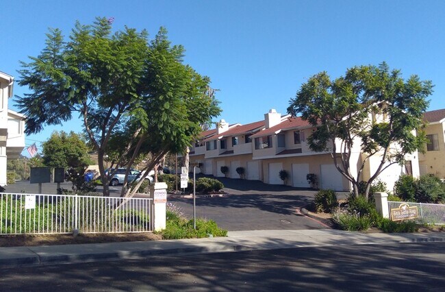 Building Photo - 5817 Avenida Jinete