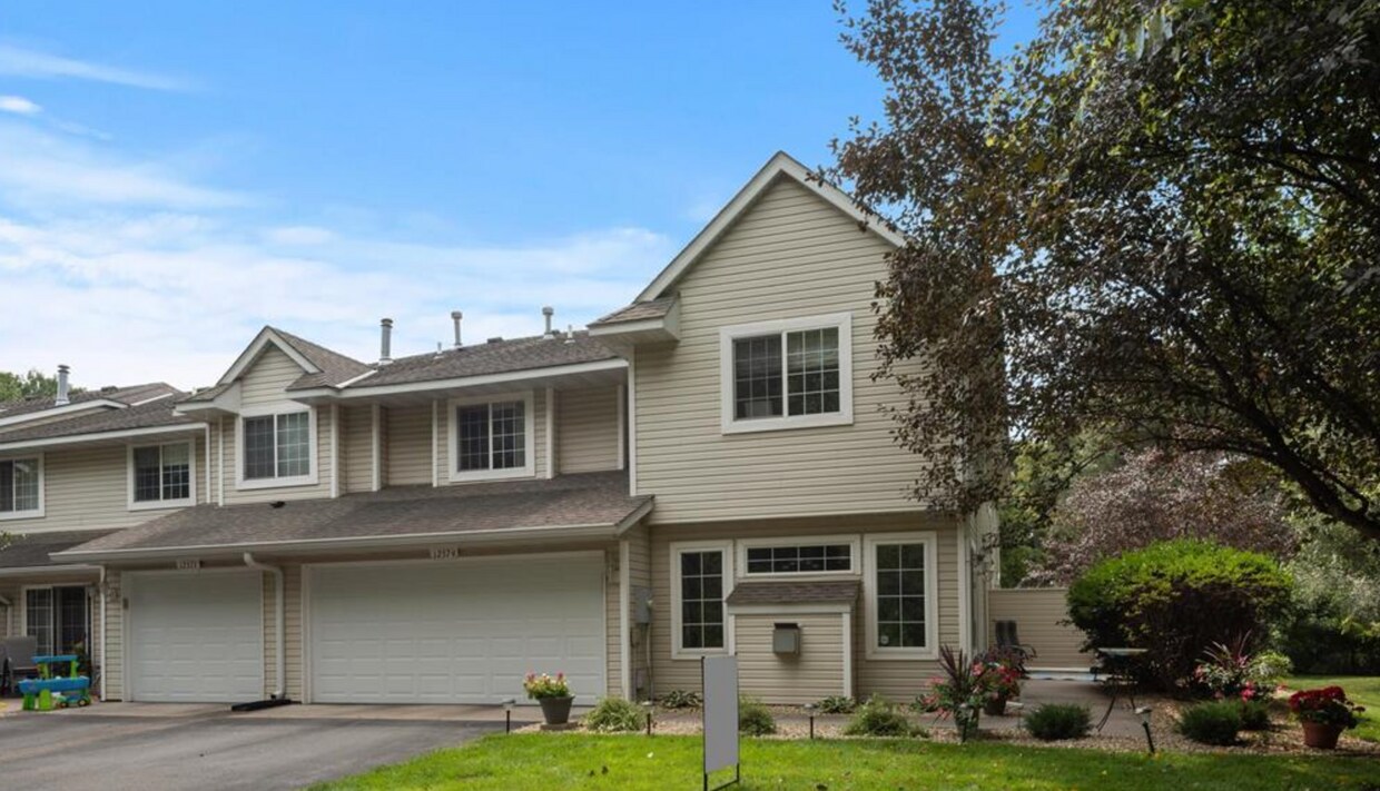 Primary Photo - 12379 Zealand Ave N