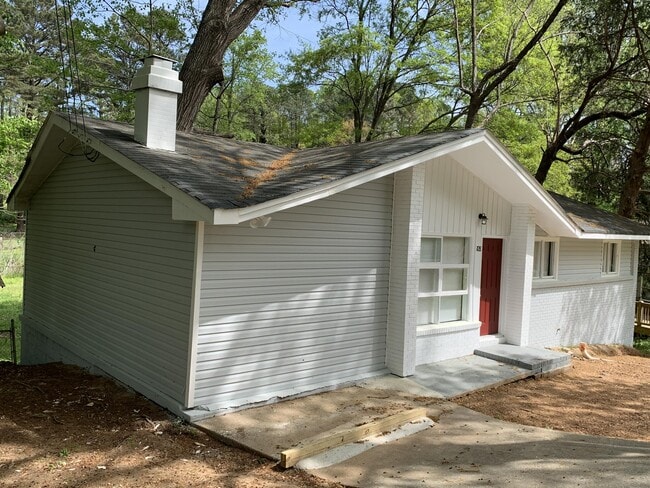 Building Photo - 928 Needle Dr