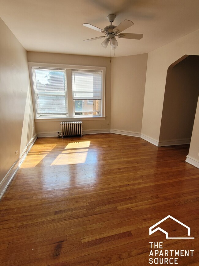 Foto del edificio - 5026 N Springfield Ave