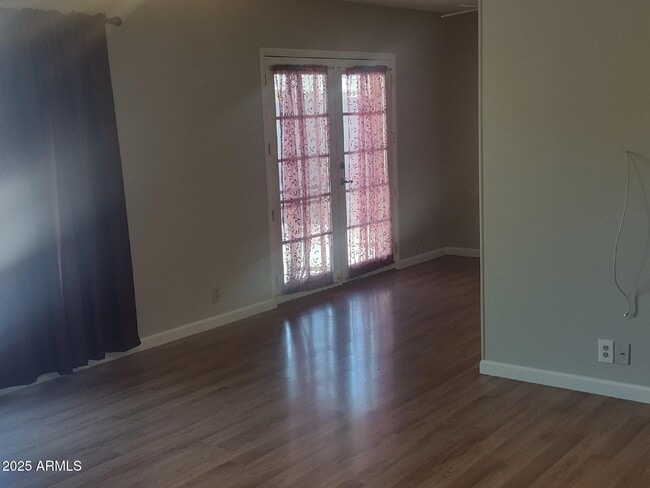 Building Photo - 2326 W Estrella Dr
