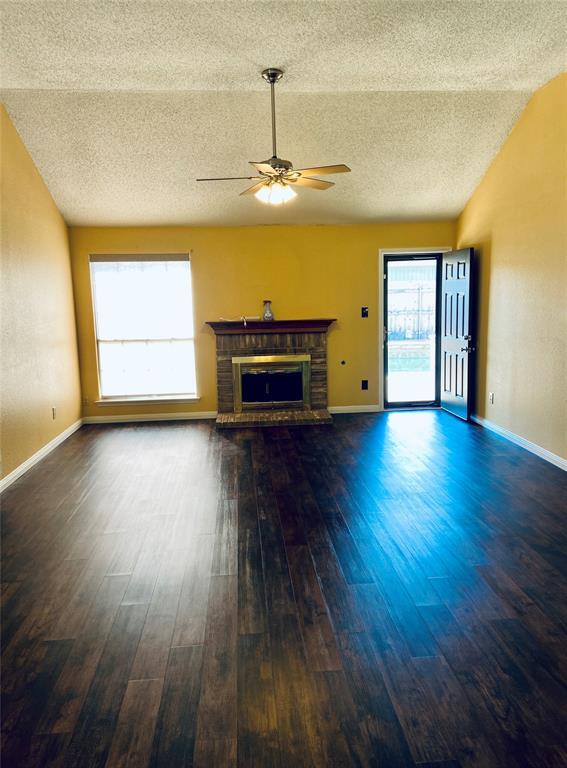 Foto del edificio - 4760 Waterway Dr N