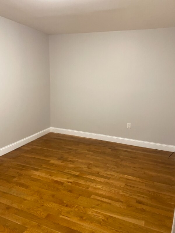 Foto del edificio - 7011 Hudson Ave