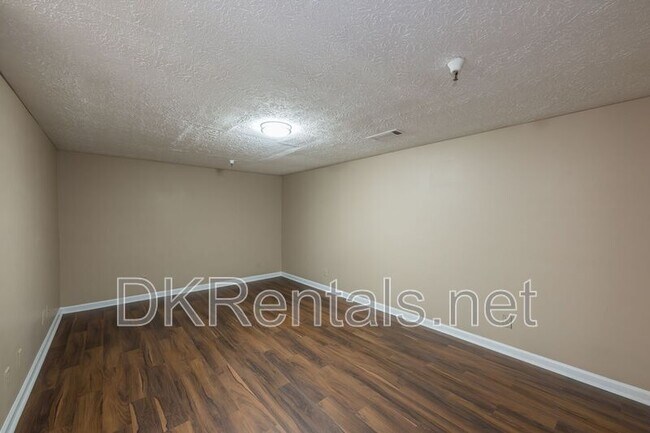 Foto del edificio - 330 Herndon Way