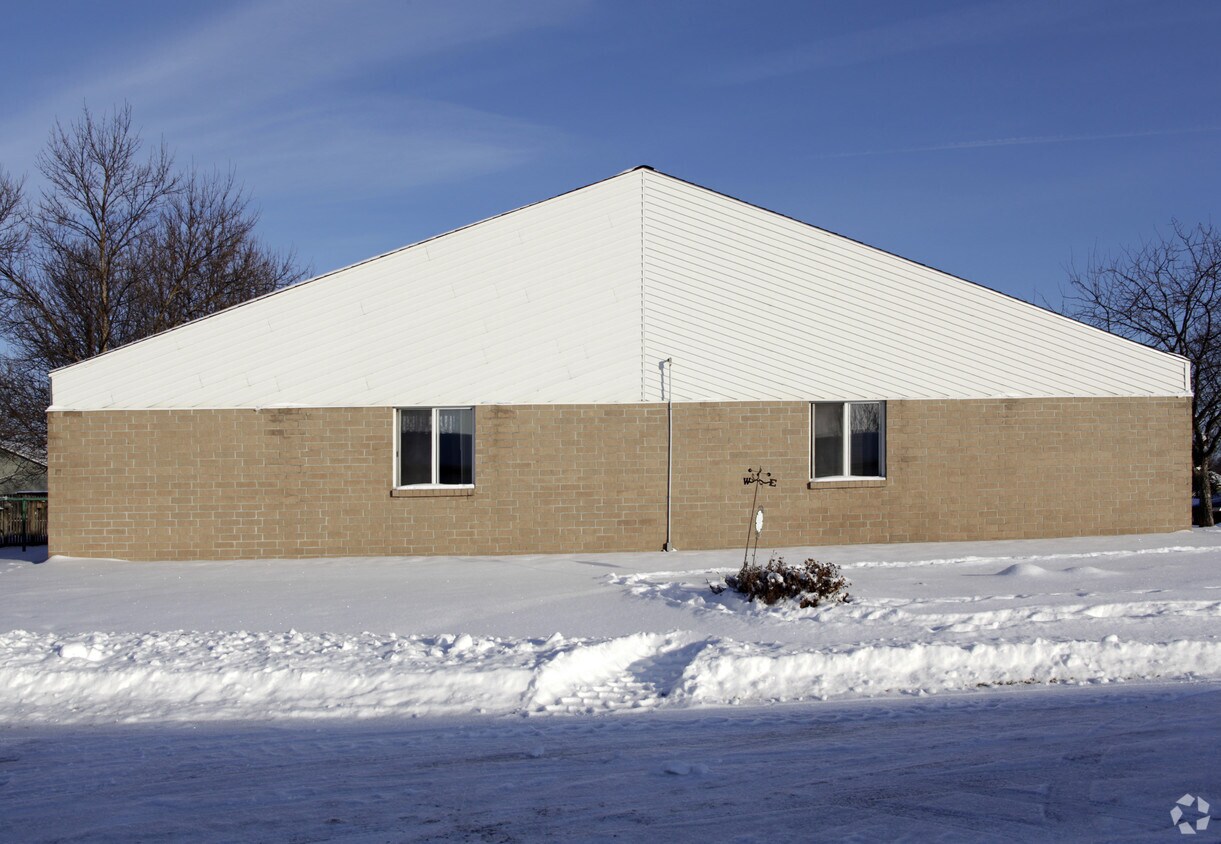Building Photo - 308 11th Ave S