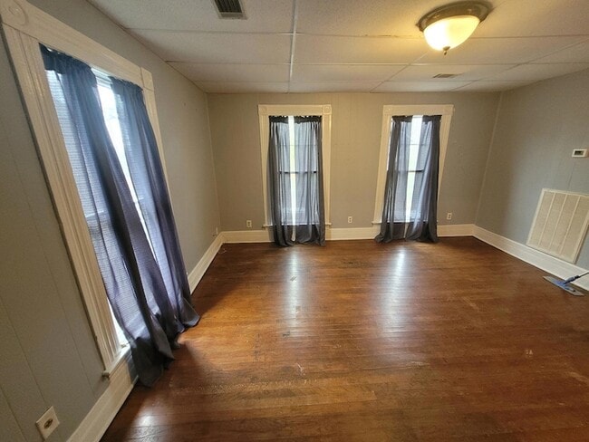 Building Photo - 407 Colville St