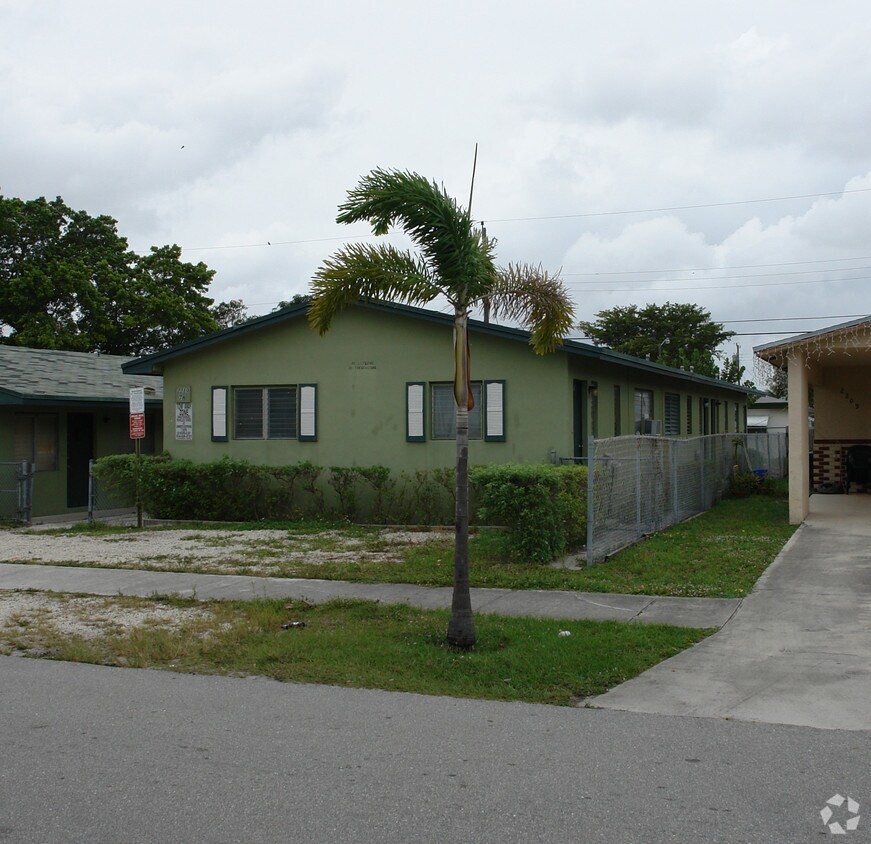 Foto del edificio - 2219-2223 Forrest St