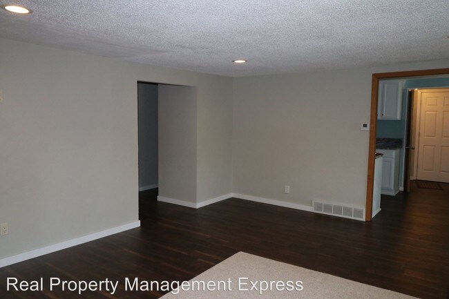 Building Photo - 3 br, 1 bath House - 1720 W 33rd St
