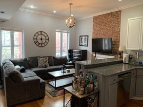 Building Photo - 602 Willow Ave