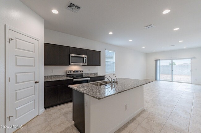 Building Photo - 5447 Azara Dr