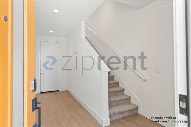 Building Photo - 2133 Skylark St