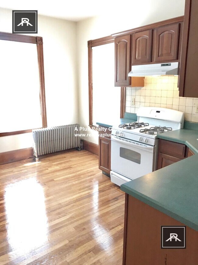 Building Photo - 4 bedroom in Boston MA 02130