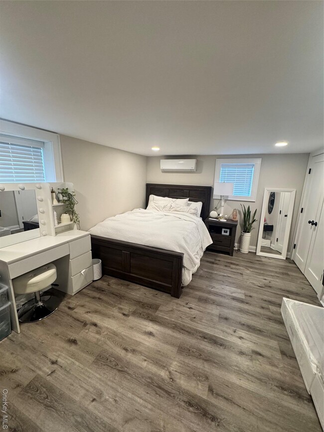 Building Photo - 570 Monroe Blvd