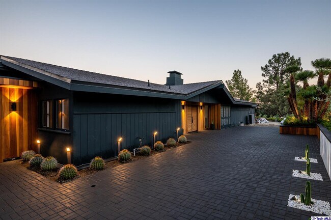 Building Photo - 3920 Starland Dr