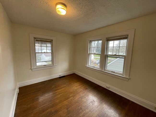 Foto del edificio - 2281 E Market St