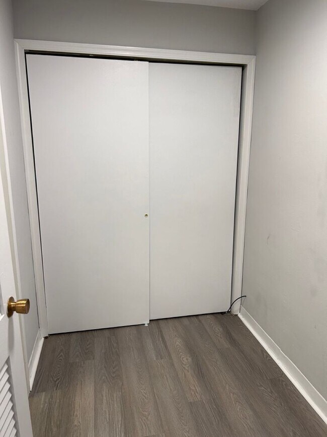 Foto del edificio - Recently Renovated 1 Bedroom Apartment with a Breathtaking View! Ready for Move-In!