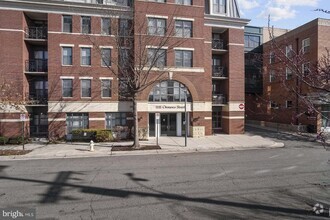 Building Photo - 1111 Oronoco St