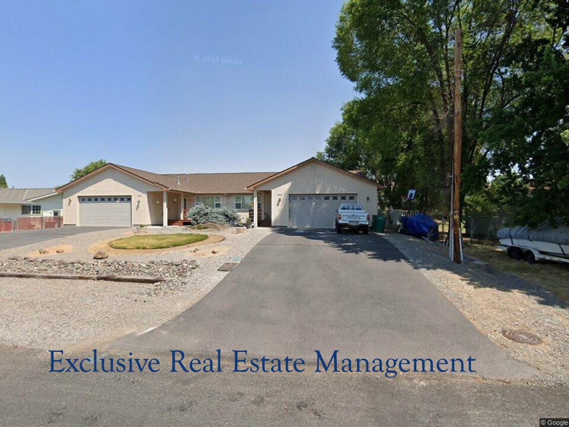 Foto del edificio - 2 Bedroom Duplex with Garage