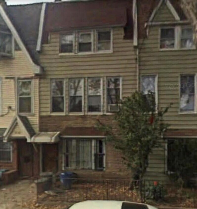 Primary Photo - 37-28 68th St