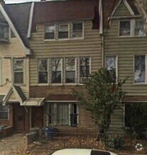 Building Photo - 37-28 68th St