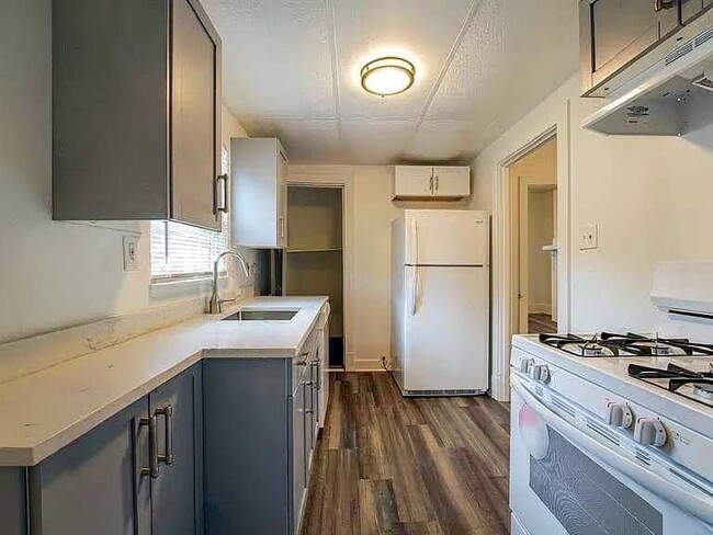 Building Photo - 2411 Wurzell Ave
