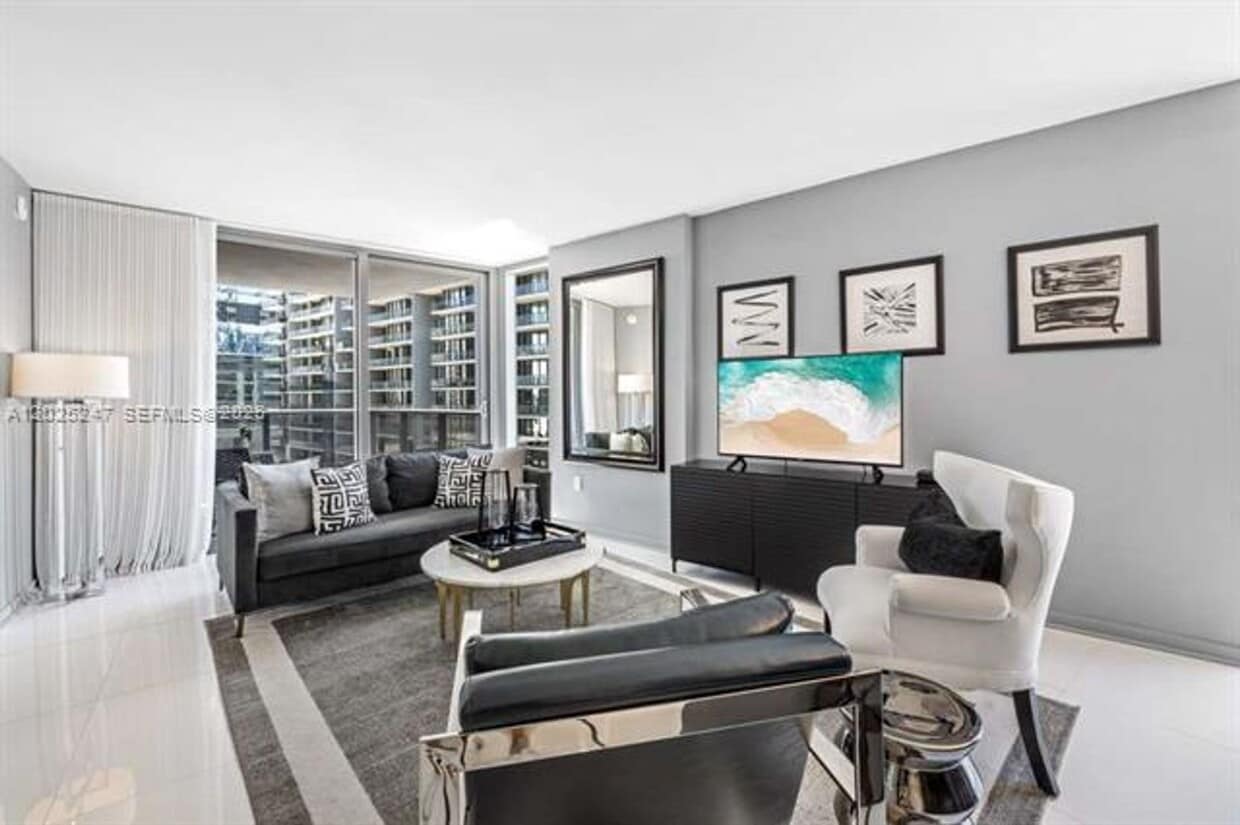 Photo - 31 SE 6th St # 2101, Miami, FL 33131
