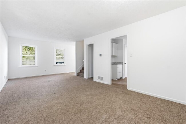 Foto del edificio - 6917 Laurel Wood Dr