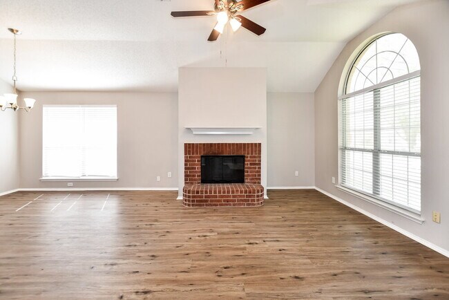 Foto del edificio - 2632 Bent Brook Dr