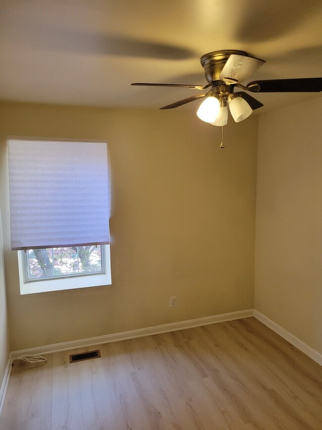 Foto del edificio - 2681 McGuffeys Ct