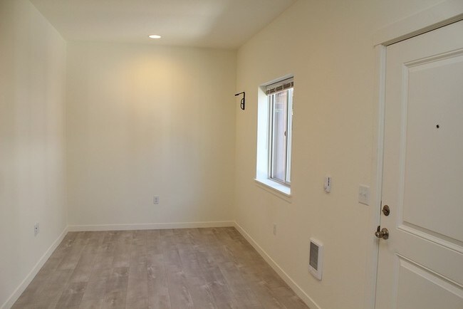 Foto del edificio - 6635 N Montana Ave