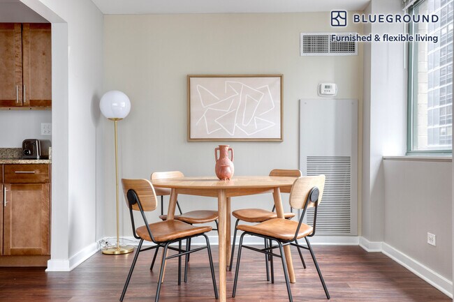 Foto del edificio - 420 E Ohio St