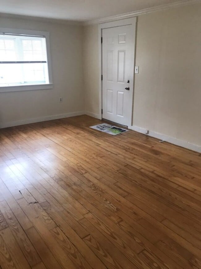 Building Photo - Dennisport 1 Bedroom