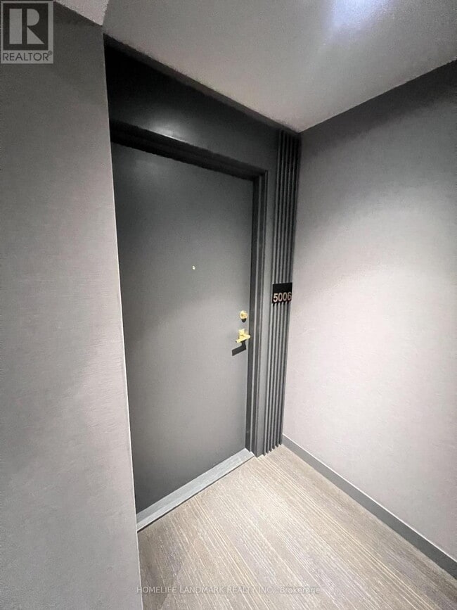 Photo du bâtiment - 950 Portage Pkwy