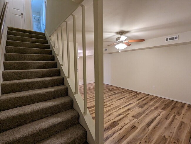 Foto del edificio - 2437 N Brophy Ave