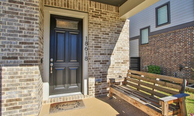 Building Photo - 18618 Admiration Dr