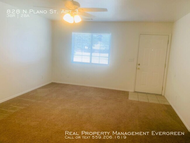 Building Photo - 828 N Plano St