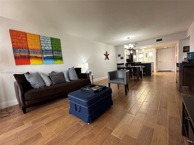 Building Photo - 2871 N Ocean Blvd
