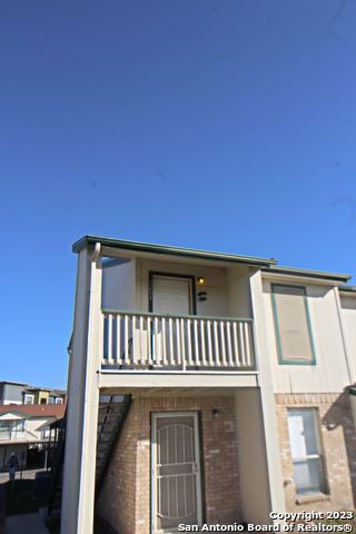 Foto principal - 4949 Hamilton Wolfe Rd