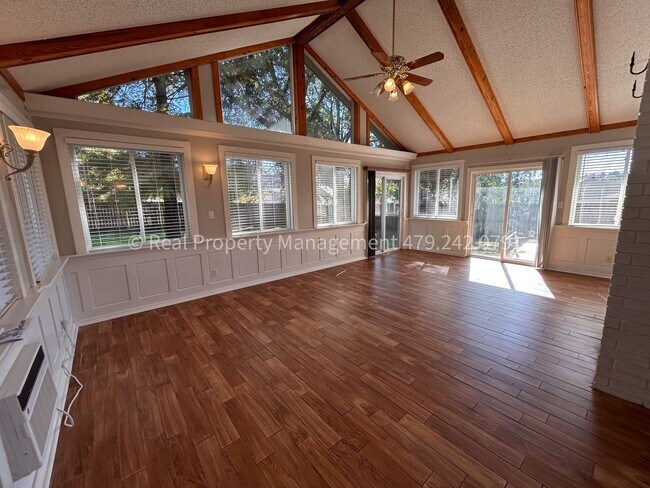 Foto del edificio - RENT READY! Charming 3 bed 2 bath home in the Eastside of Fort Smith!