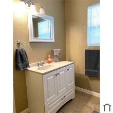 Building Photo - 1502 Oleander