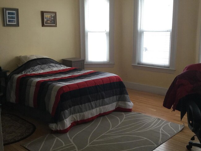 Foto del edificio - 3.0 bedroom in Somerville Massachusetts 02144