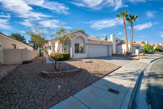 Building Photo - BEAUTIFUL SINGLE SOTRY 3 BEDROOM HOME IN L...