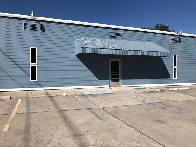 Other entrance. - Building 1