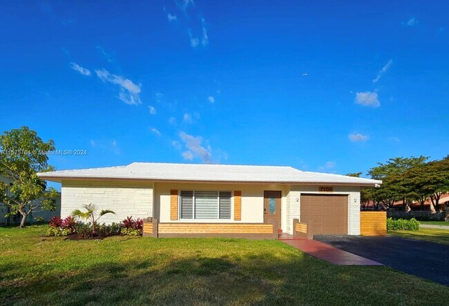 Building Photo - 7105 NW 97th Ave