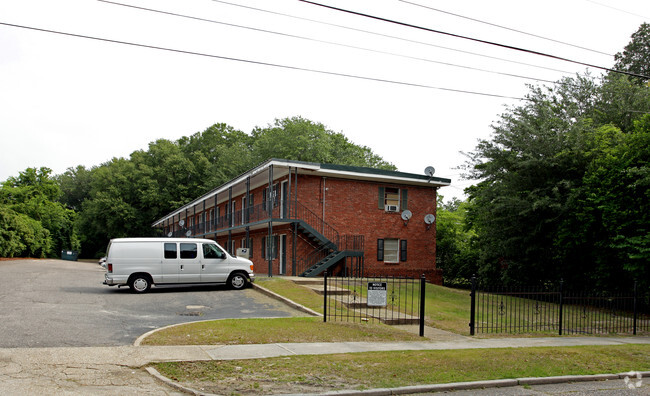 Building Photo - 13 Loring Pl