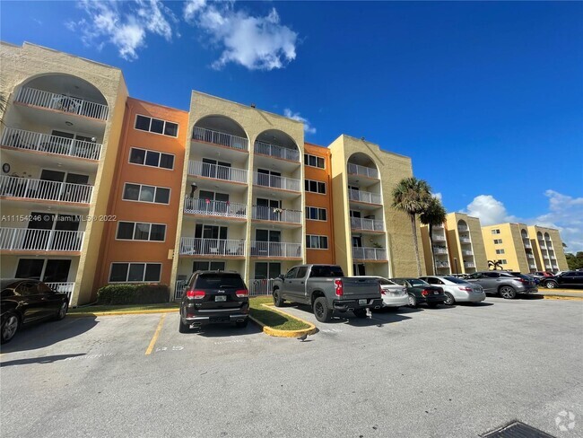 Building Photo - 6950 Miami Gardens Dr