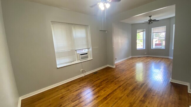 Foto del edificio - 2642 W Haddon Ave